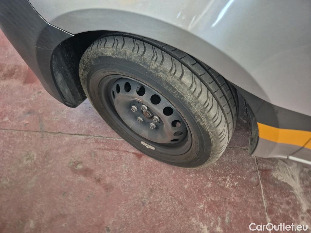  Mercedes  Vito MERCEDES-BENZ  / 2014 / 4P / furgón 111 CDI Larga #26