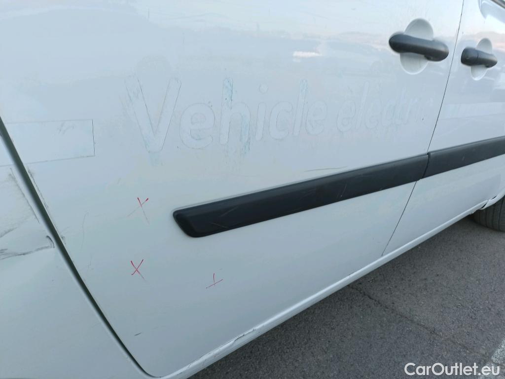  Renault  Kangoo RENAULT  Z.E./2013/4P/furgón derivado de turismo Maxi Z.E. 2 plazas Flexi #22