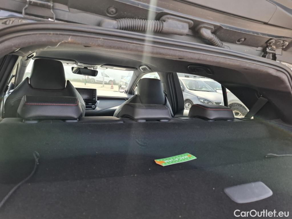  Toyota  Corolla TOYOTA  / 2018 / 5P / Berline Hybride 180h Collection #102