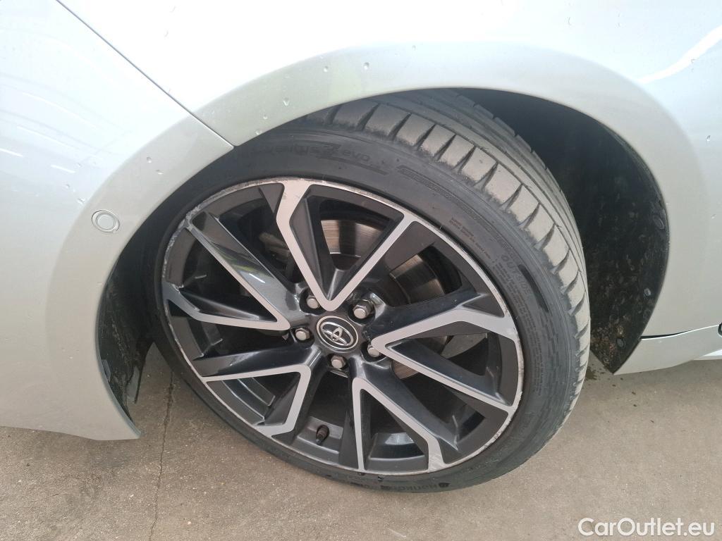  Toyota  Corolla TOYOTA  / 2018 / 5P / Berline Hybride 180h Collection #71