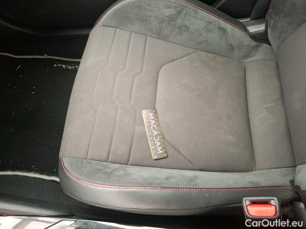  Toyota  Corolla TOYOTA  / 2018 / 5P / Berline Hybride 180h Collection #106