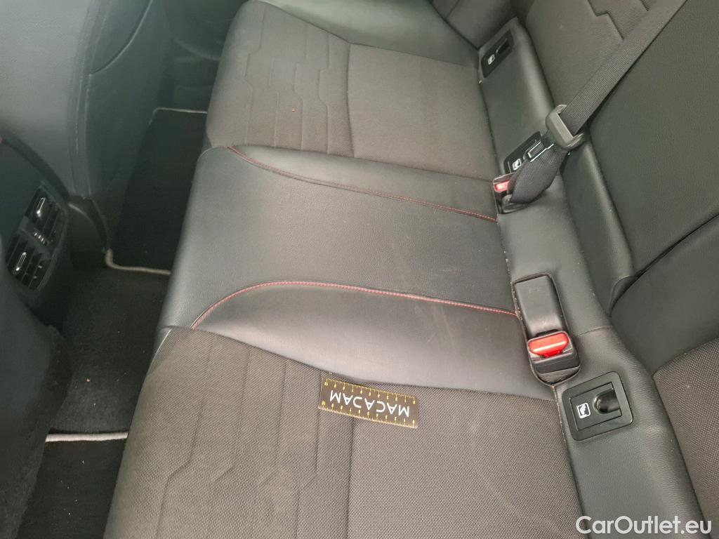  Toyota  Corolla TOYOTA  / 2018 / 5P / Berline Hybride 180h Collection #110