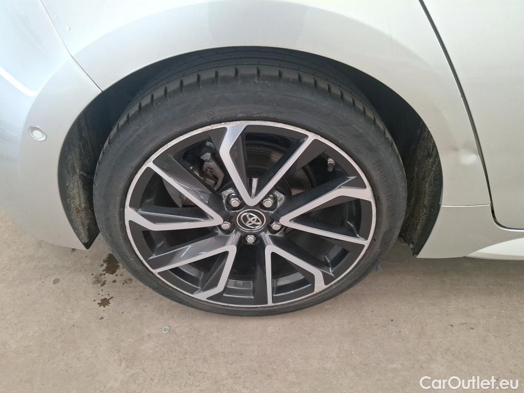  Toyota  Corolla TOYOTA  / 2018 / 5P / Berline Hybride 180h Collection #1