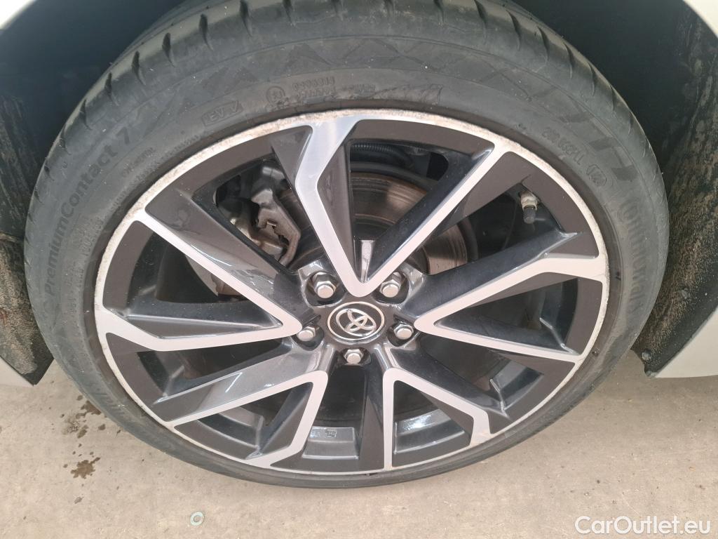  Toyota  Corolla TOYOTA  / 2018 / 5P / Berline Hybride 180h Collection #2