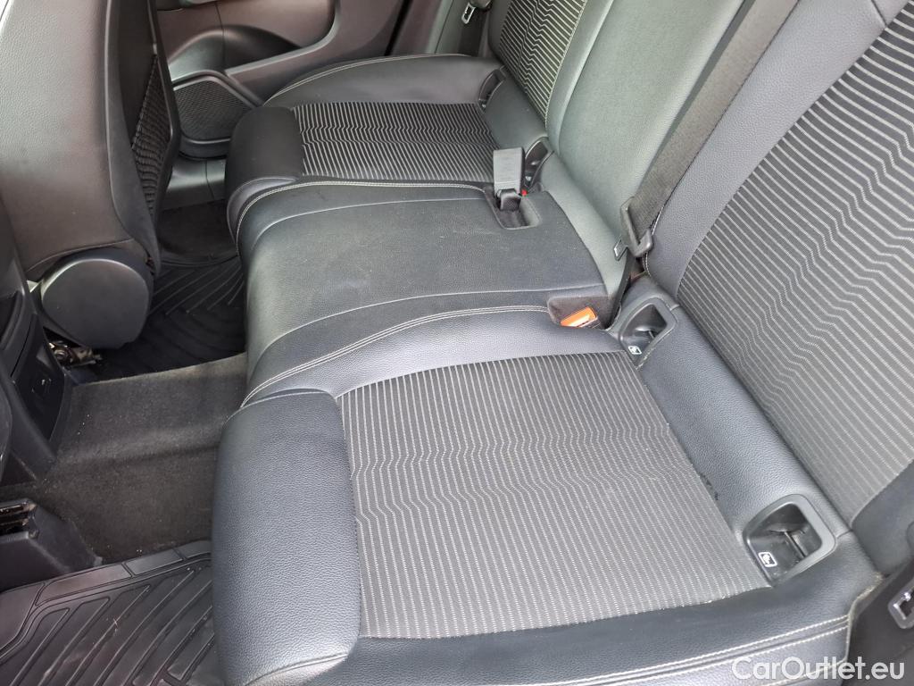  Mercedes  GLA MERCEDES-BENZ  / 2020 / 5P / SUV 2.0  200 D PROGRESSIVE LINE DCT #51