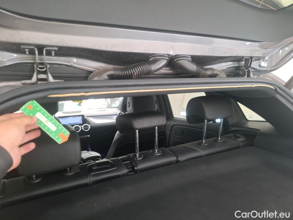  Mercedes  GLA MERCEDES-BENZ  / 2020 / 5P / SUV 2.0  200 D PROGRESSIVE LINE DCT #48