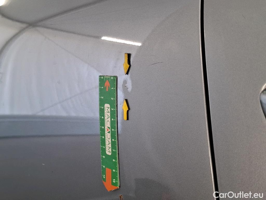  Citroen  C4  Berline Feel Pack 1.2 PureTech 130CV BVA8 6E #38