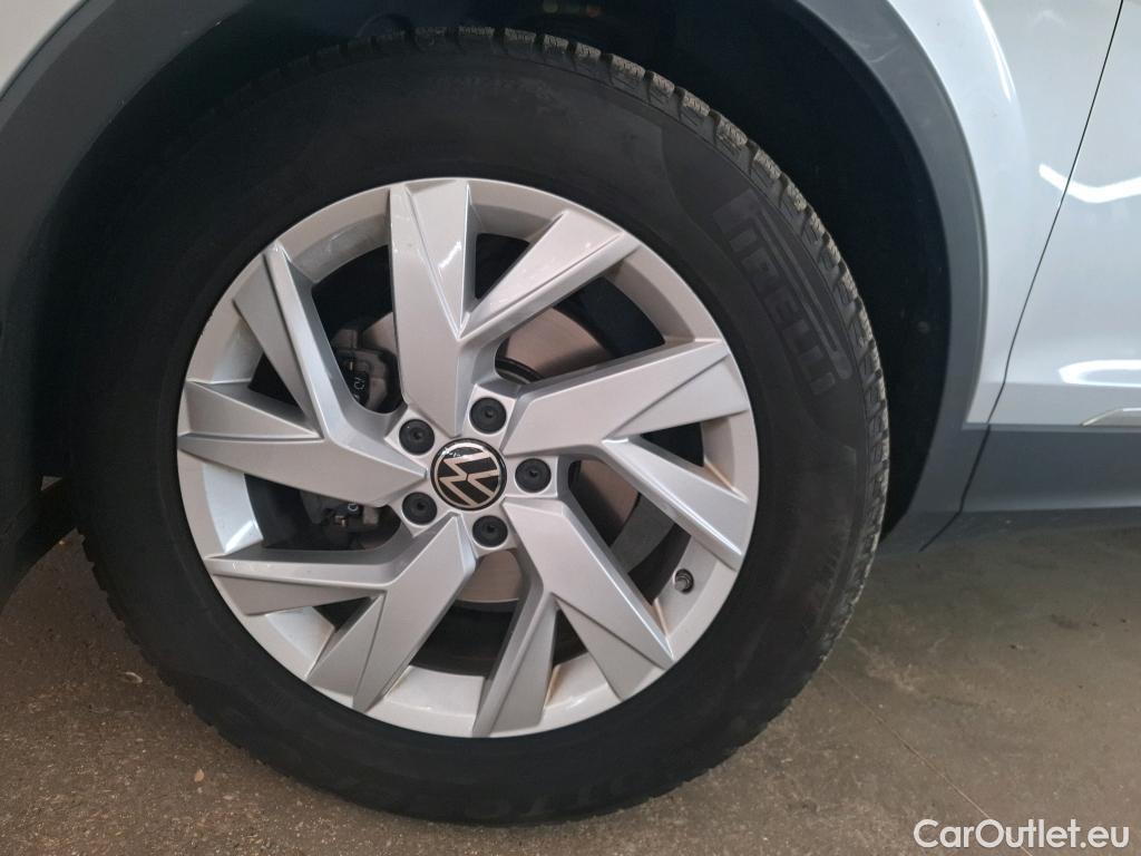  Volkswagen  Tiguan VOLKSWAGEN  / 2020 / 5P / SUV 2.0 TDI 150 DSG7 Elegance Exclusive #23