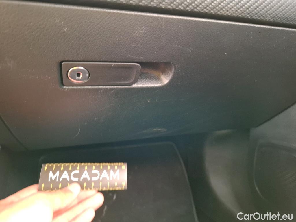  Mercedes  A-Klasse MERCEDES-BENZ Classe A 5p Berline A 180 d Business Line 7G-DCT #32