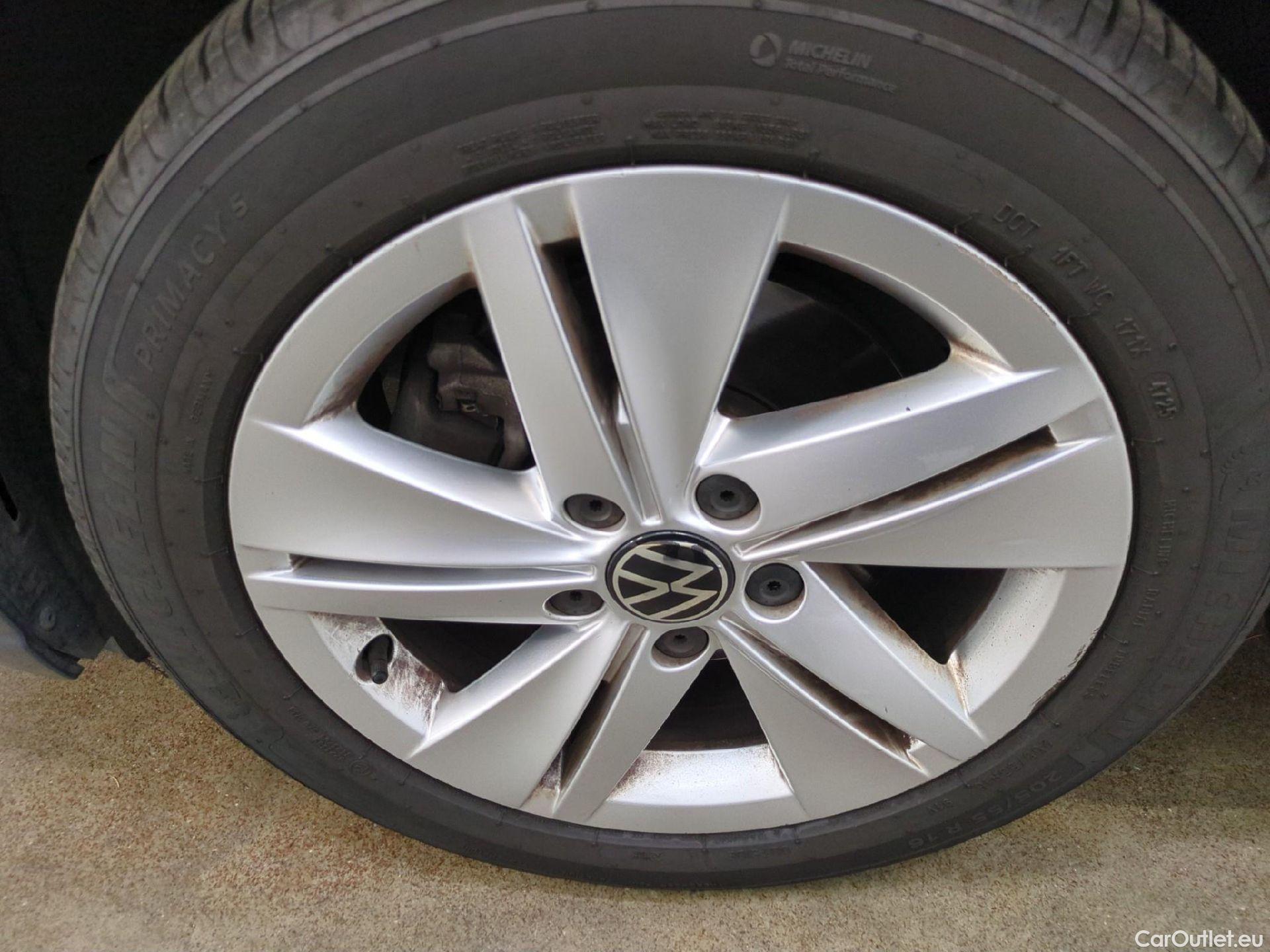  Volkswagen  Golf  VOLKSWAGEN / 2020 / 5P / Berline 1.0 TSI OPF 110 BVM6 Life Busi #4