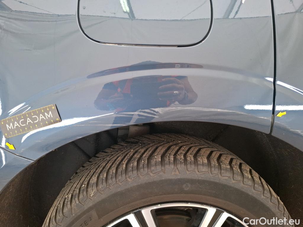  Volvo  XC60 VOLVO  / 2021 / 5P / SUV B4 197 Geartronic 8 Inscription Luxe #4
