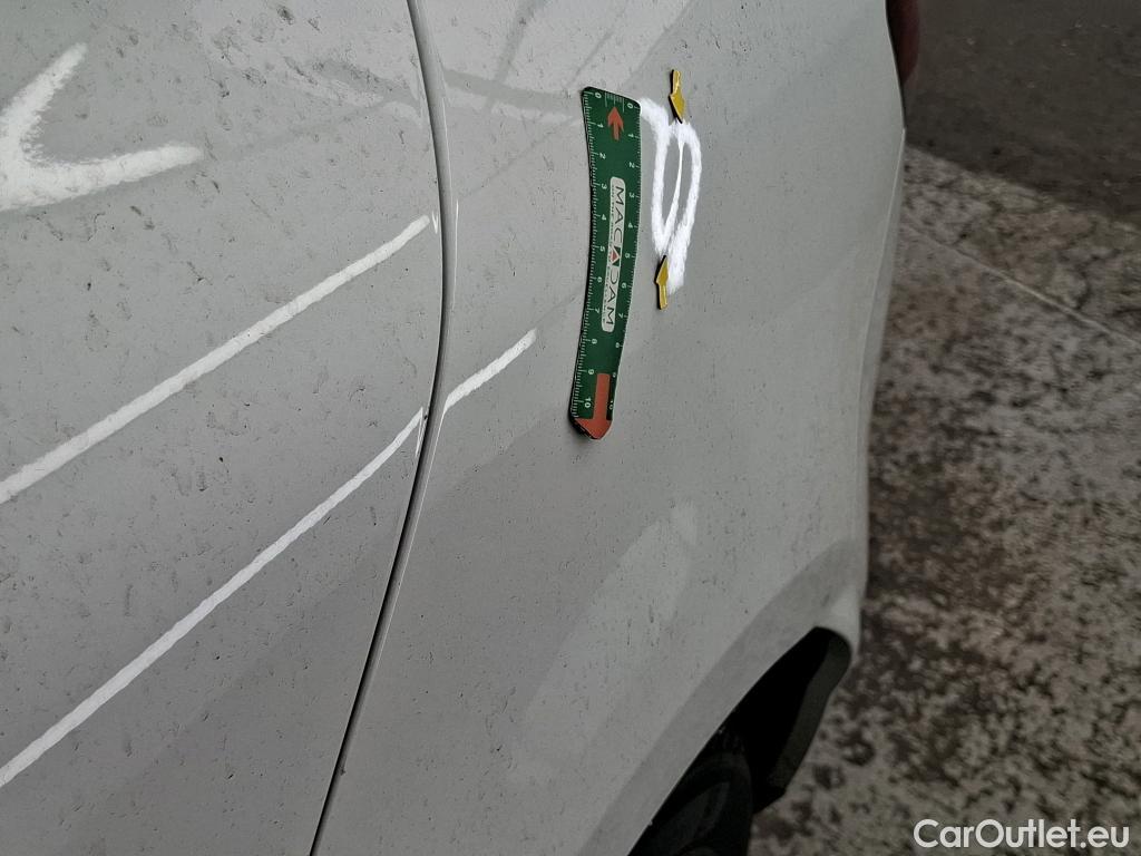  Renault  Megane  IV Berline 5pt. Société Air Nav 1.5 dCi 90CV BVM6 E6 #24