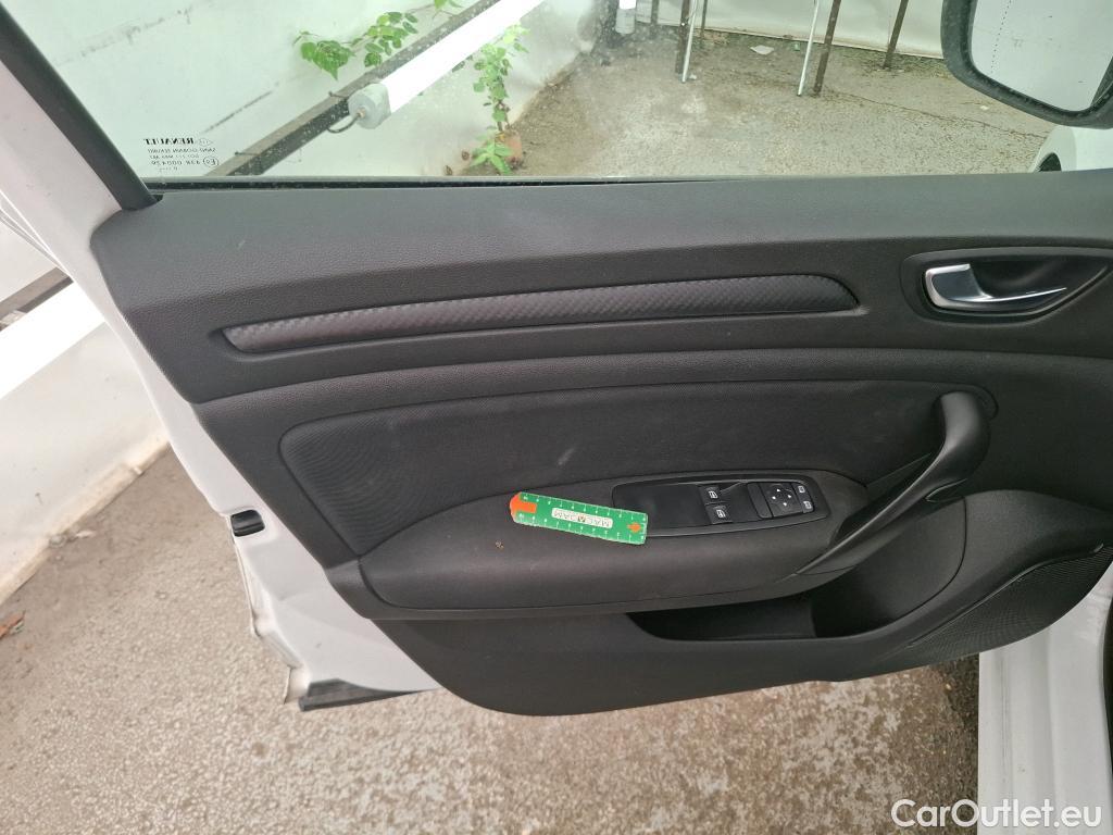  Renault  Megane  IV Berline 5pt. Société Air Nav 1.5 dCi 90CV BVM6 E6 #21