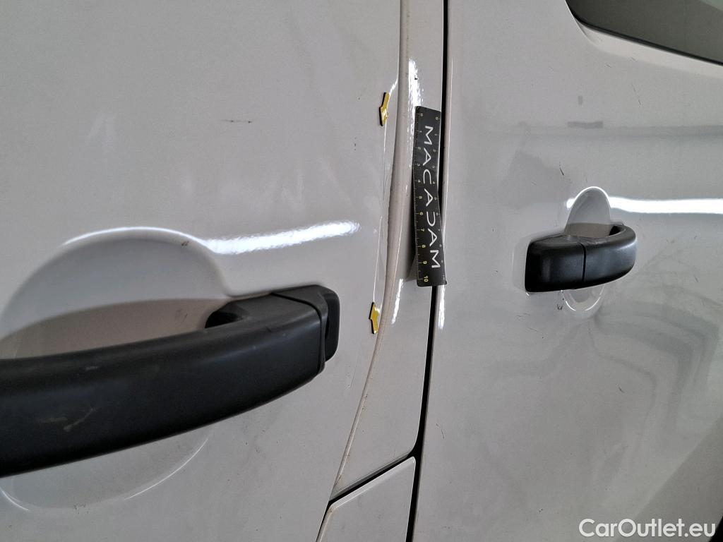  Renault  Trafic RENAULT  / 2021 / 4P / Fourgon tôlé CA CF L2H1 3T Blue dCi 150 #18