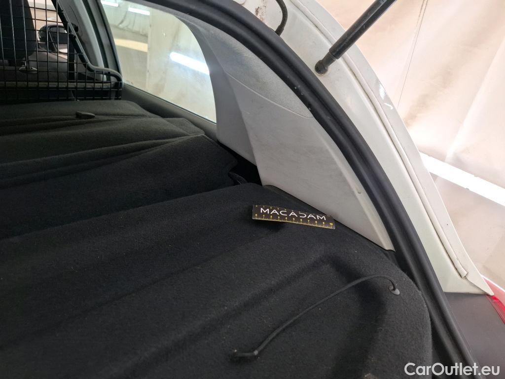  Citroen  C3  Société Feel Nav 1.5 BlueHDI 100CV BVM5 E6dT #18