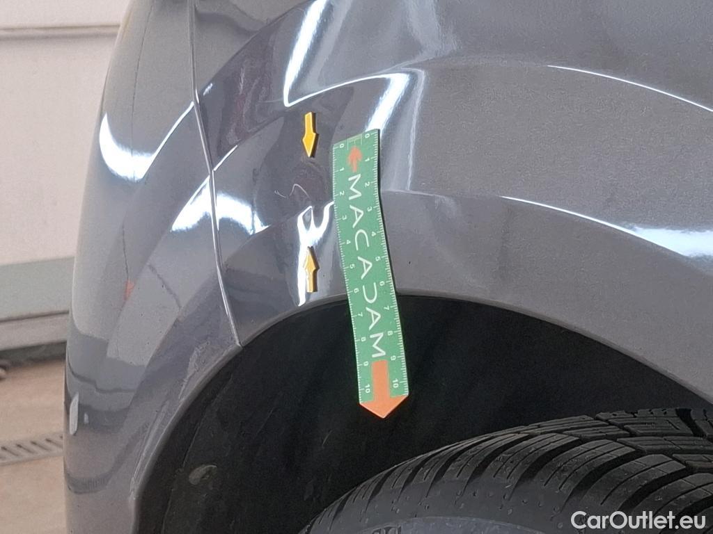  Peugeot  208  Premium 1.5 HDi 100CV BVM6 E6d #37