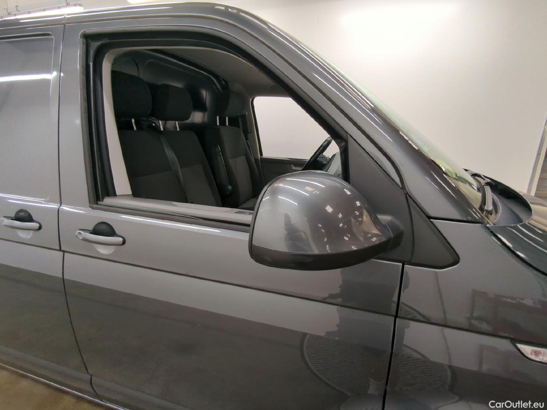  Volkswagen  Transporter VOLKSWAGEN  / 2019 / 4P / Fourgon tôlé 2.0 TDi 150 DSG7 L1H1 Business Line Plus #8