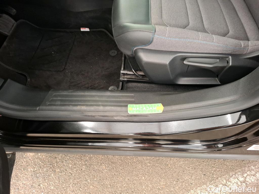  Citroen  C4  X Feel Pack 1.2 PureTech 130CV BVA8 6E #1