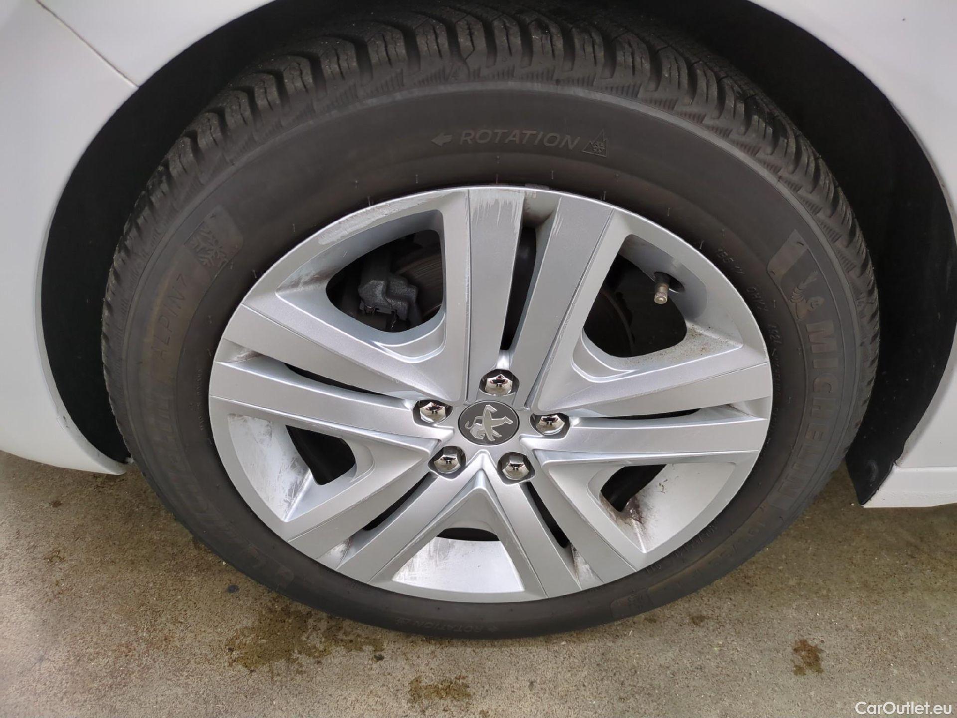  Peugeot  208  Signature 1.2 PureTech 80CV BVM5 E6dT #2