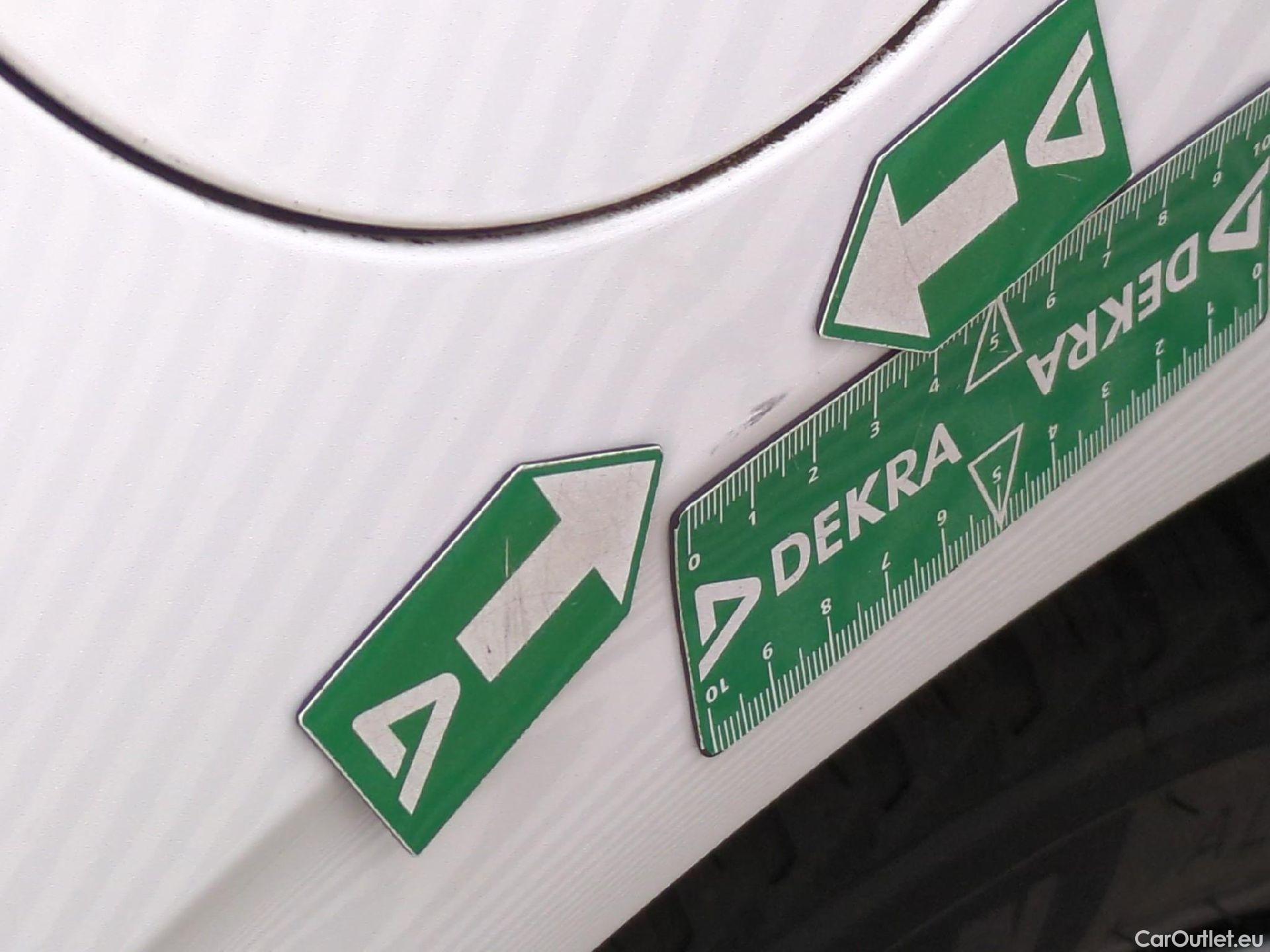  Peugeot  208  Signature 1.2 PureTech 80CV BVM5 E6dT #26