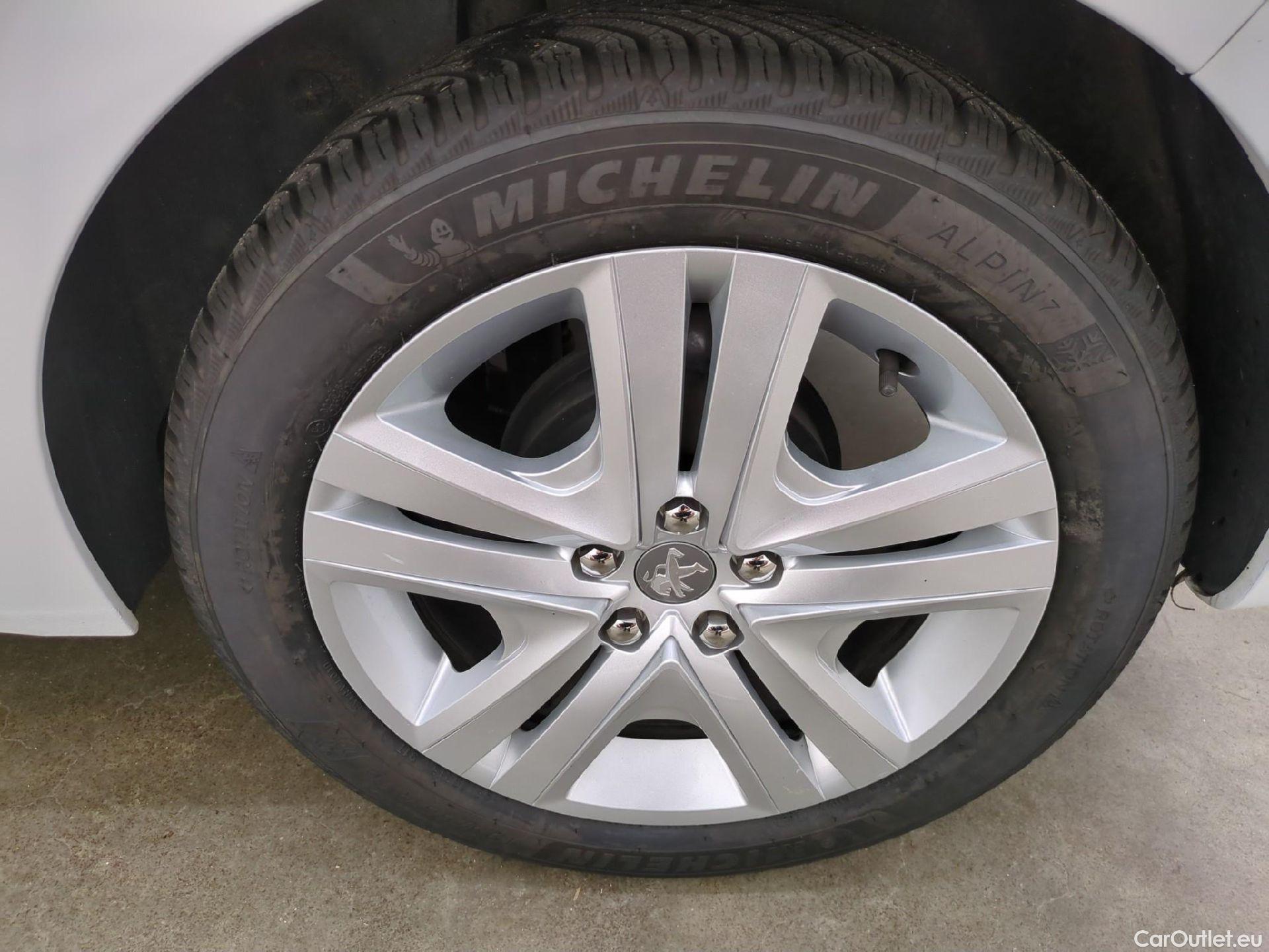  Peugeot  208  Signature 1.2 PureTech 80CV BVM5 E6dT #3