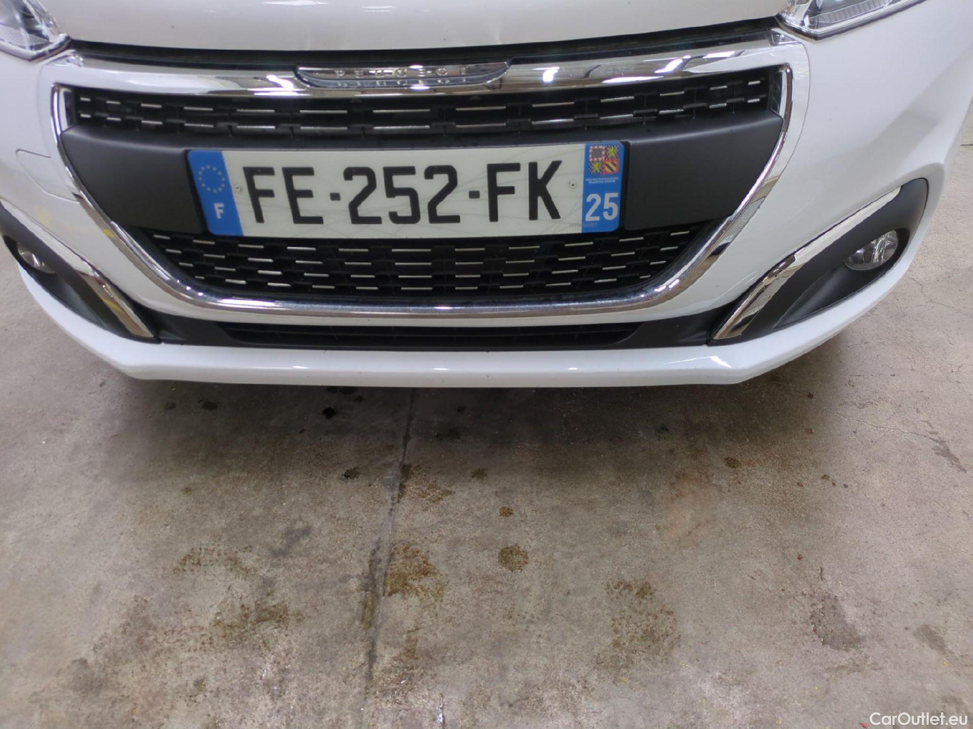  Peugeot  208  Signature 1.2 PureTech 80CV BVM5 E6dT #19