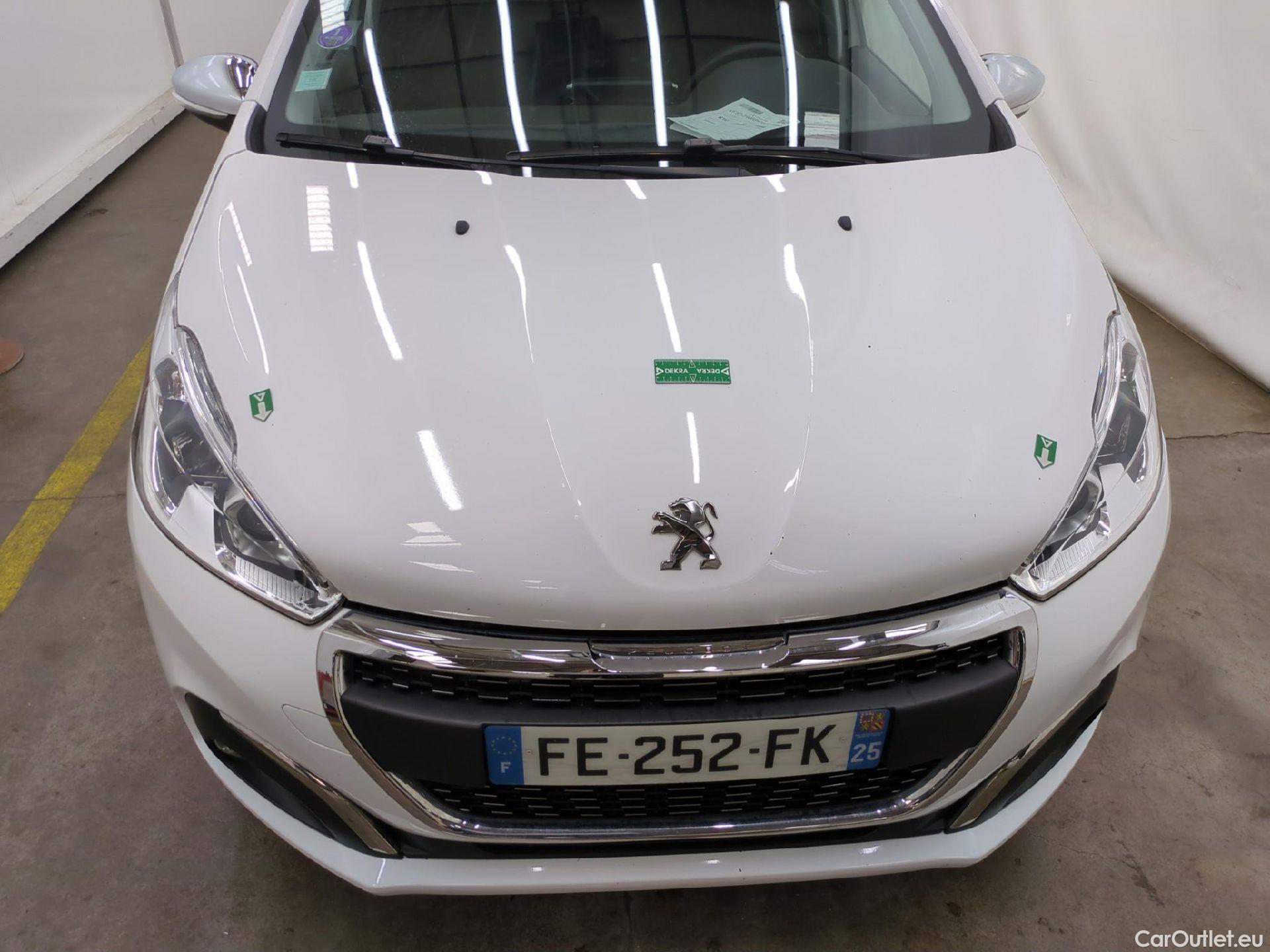  Peugeot  208  Signature 1.2 PureTech 80CV BVM5 E6dT #18