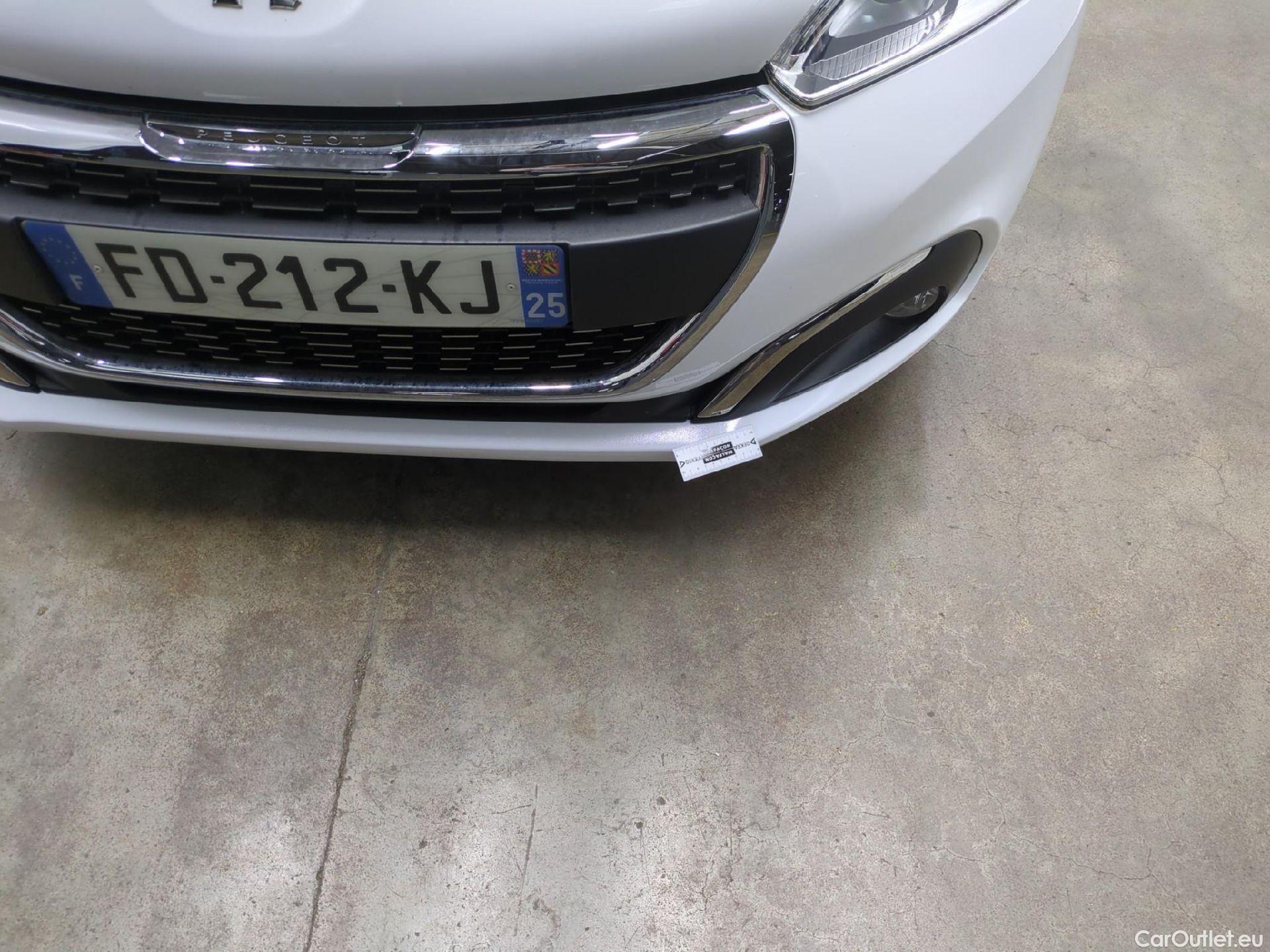  Peugeot  208  Signature 1.2 PureTech 80CV BVM5 E6dT #17