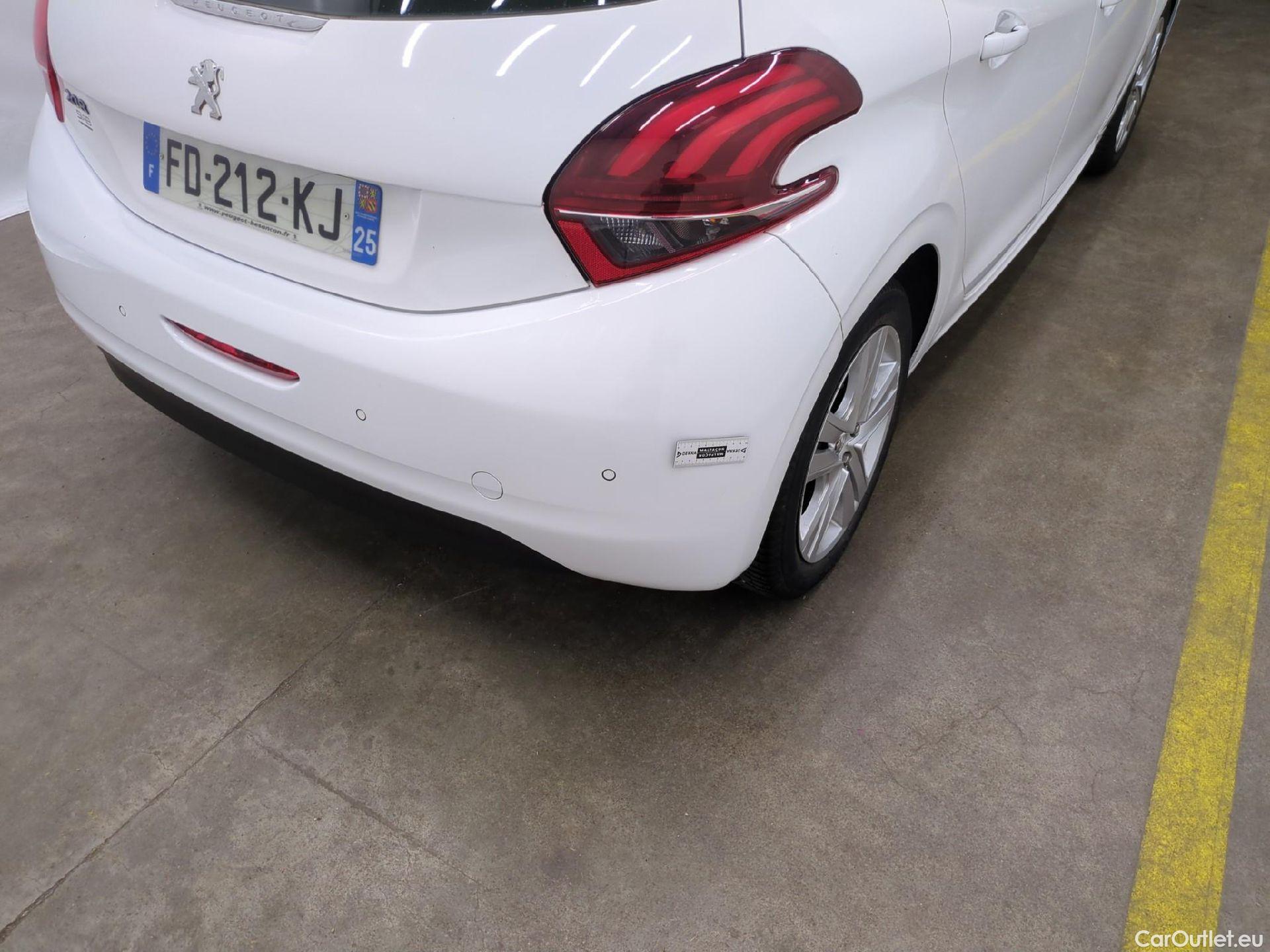  Peugeot  208  Signature 1.2 PureTech 80CV BVM5 E6dT #25