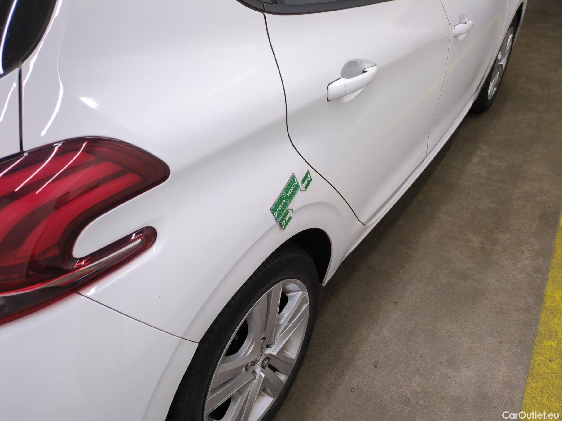  Peugeot  208  Signature 1.2 PureTech 80CV BVM5 E6dT #8