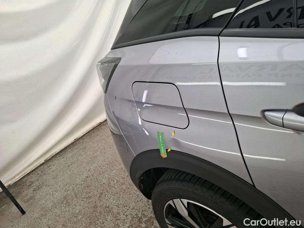  Peugeot  3008  Allure 1.2 PureTech 130CV BVM6 E6d #1