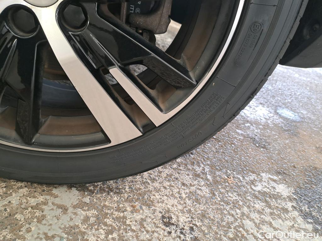  Peugeot  5008  GT 1.2 PureTech 130CV BVA8 7 Sieges E6d #17