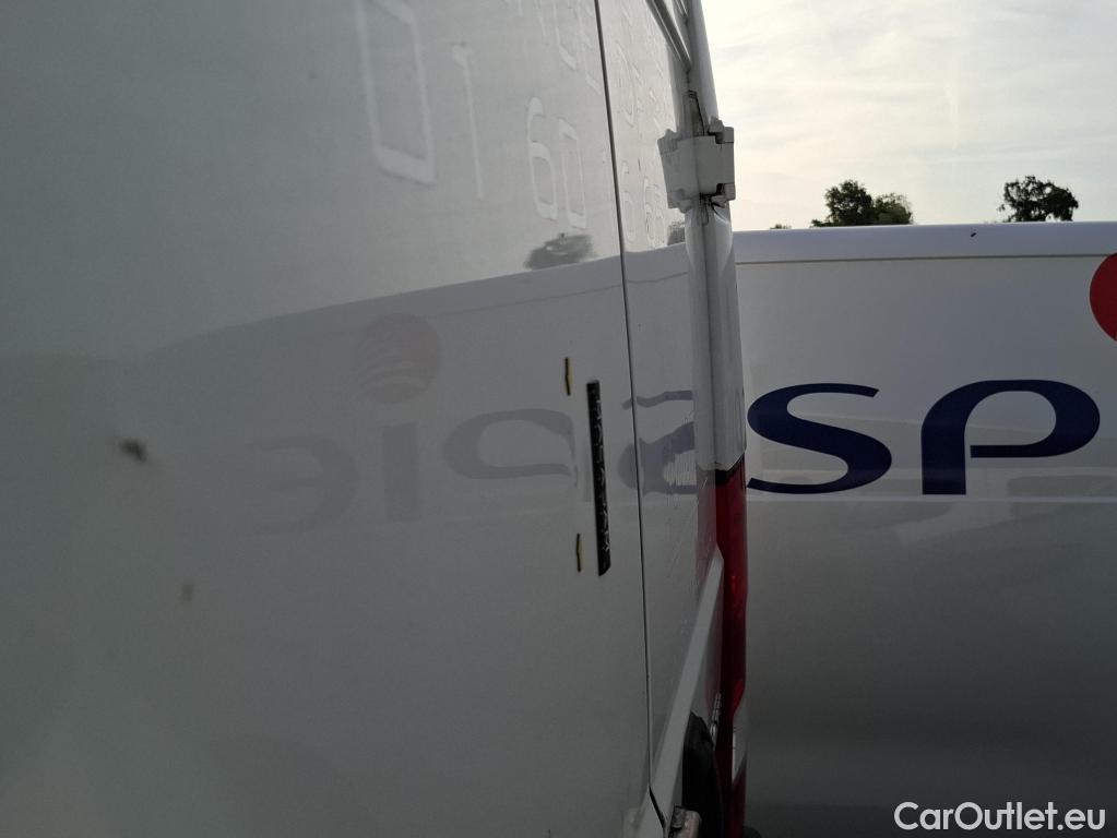  Peugeot  Boxer PEUGEOT  / 2014 / 4P / Fourgon tôlé BlueHDi S&S 120 ASPHALT 333 L1H2 #13