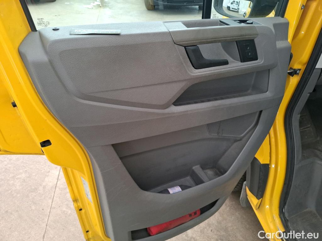  Volkswagen  Crafter  Fourgon e- 35 Fourgon mittellang Hochdach FWD 35kWh BVA #40