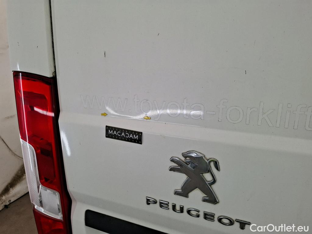  Peugeot  Boxer PEUGEOT  / 2014 / 4P / Fourgon tôlé BlueHDi S&S 120 ASPHALT 333 L1H2 #11