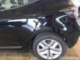  Renault  Clio RENAULT  / 2023 / 5P / BERLINA 1.0 SCE 49KW EVOLUTION #28