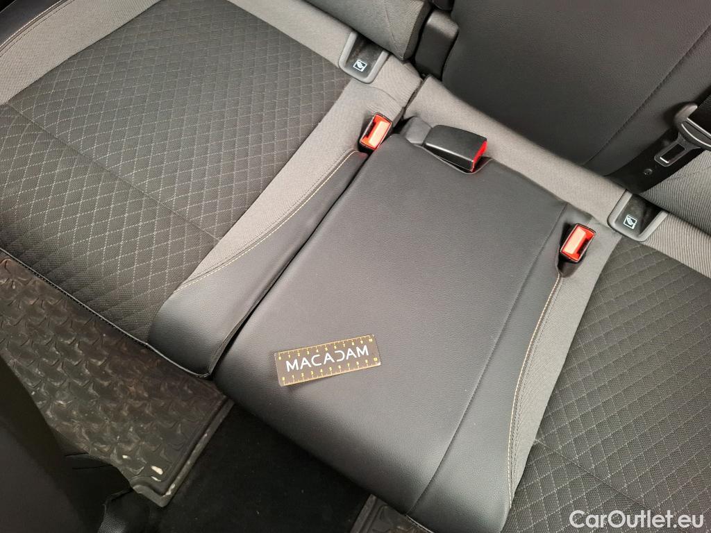  Opel   Grandland X Grandland X Elegance Business 1.5 130CV BVM6 E6d #18