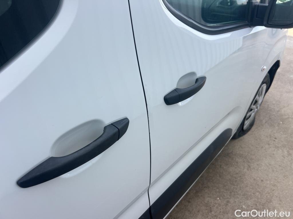  Citroen  Berlingo CITROEN  / 2018 / 4P / combi Talla M BlueHDi 100 S&S LIVE PACK BUSINE #28