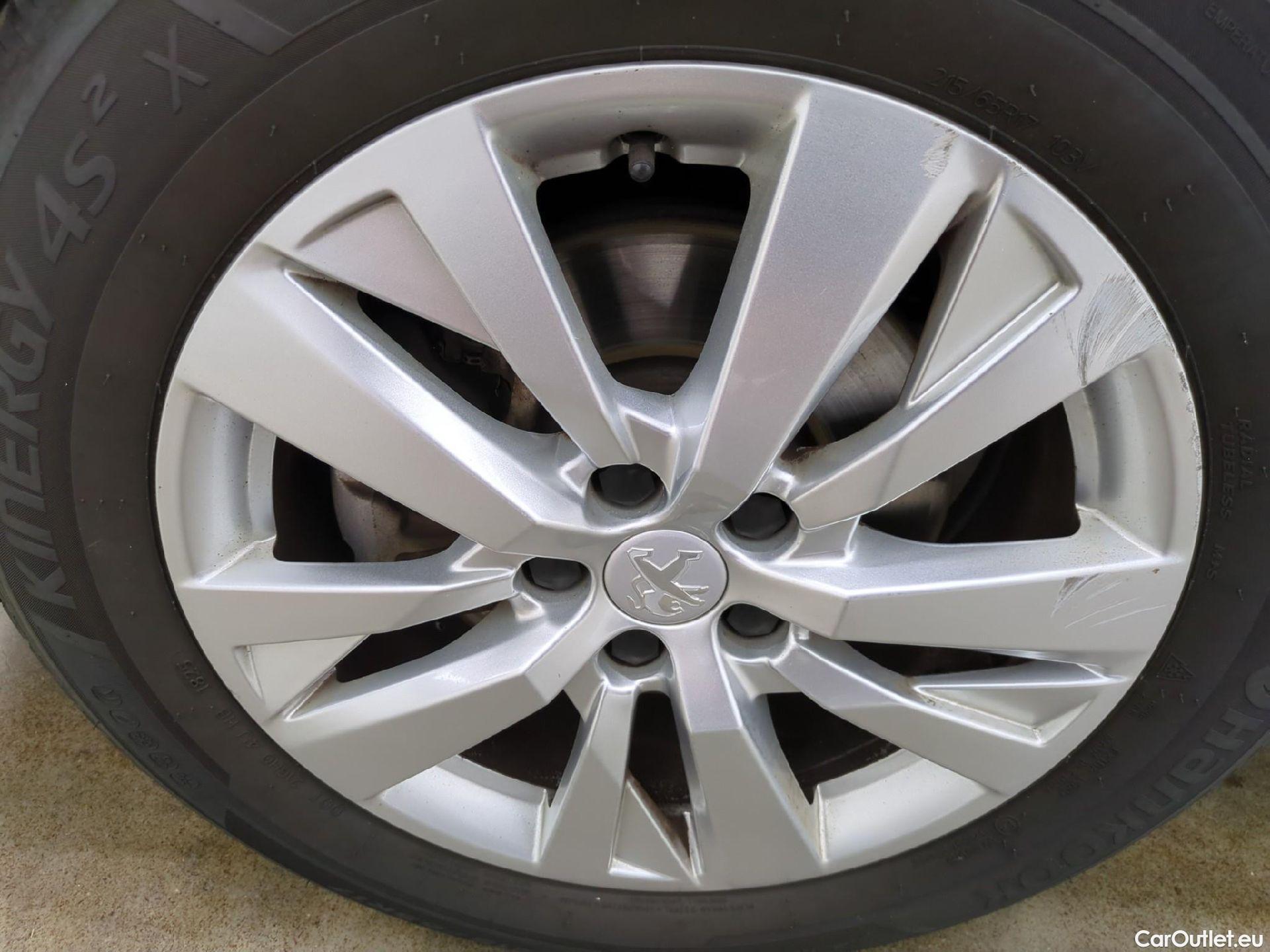  Peugeot  3008  Active Pack 1.5 HDi 130CV BVA8 E6d #15