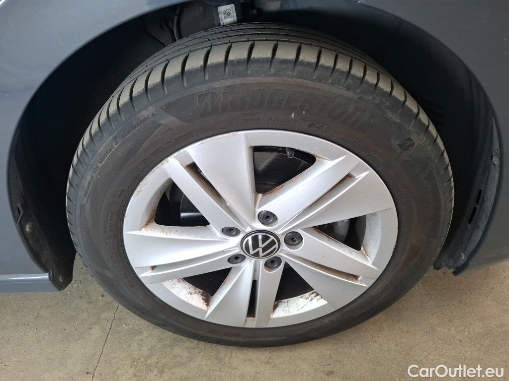 Volkswagen  Golf  VOLKSWAGEN / 2020 / 5P / Berline 2.0 TDI SCR 115 BVM6 Life Busi 1st #27