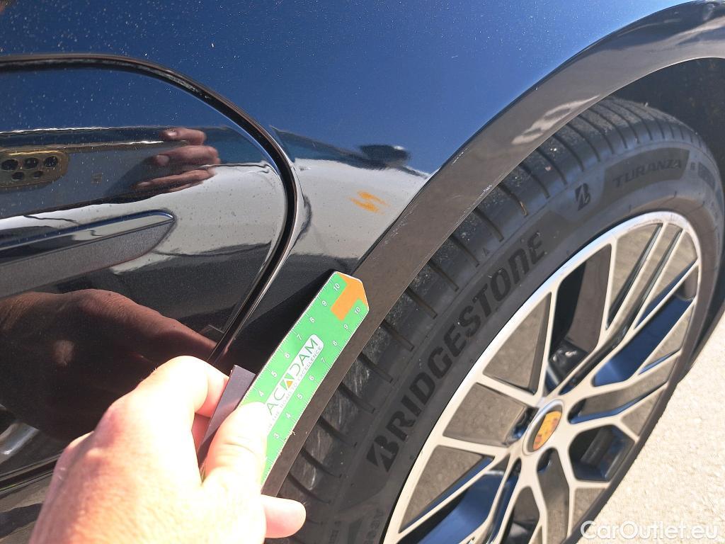  Porsche  Taycan  Sport Turismo 93kWh #18