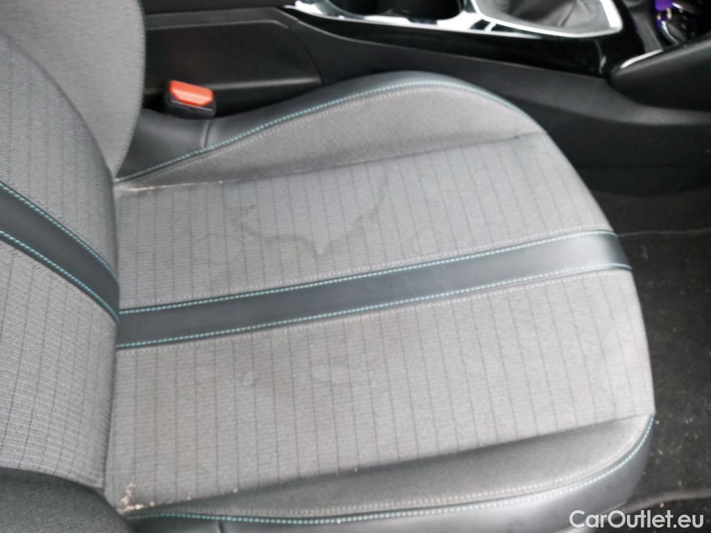  Peugeot  2008 PEUGEOT  / 2019 / 5P / todoterreno Allure BlueHDI 81kW (110CV) #16