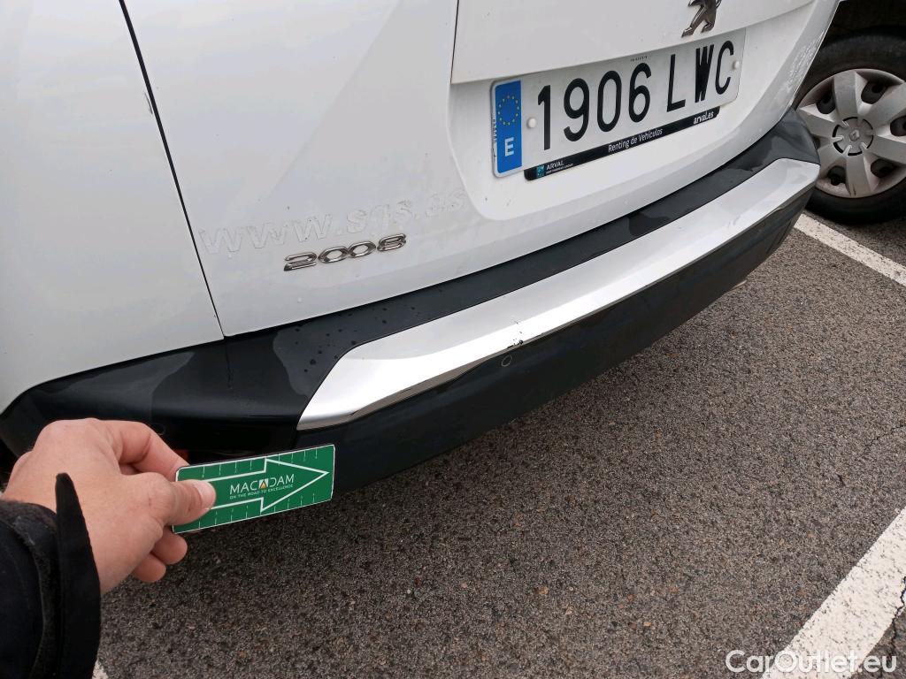  Peugeot  2008 PEUGEOT  / 2019 / 5P / todoterreno Allure BlueHDI 81kW (110CV) #30