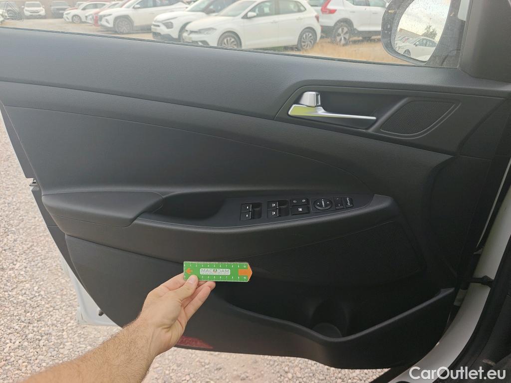  Hyundai  Tucson HYUNDAI  / 2018 / 5P / todoterreno 1.6 CRDI 85kW (116CV) 48V SLE 4X2(SP)(SL) #23