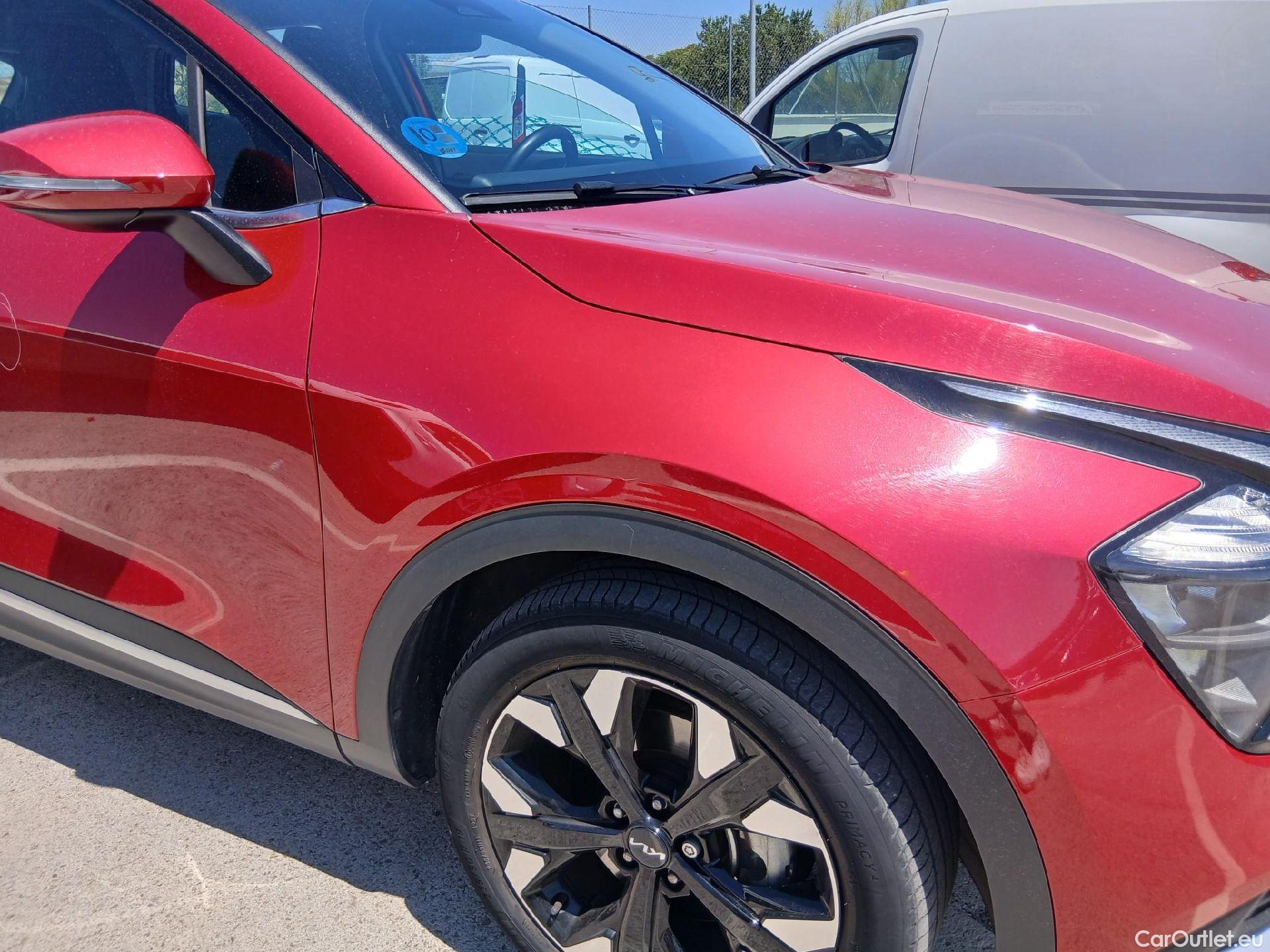  KIA  Sportage KIA  / 2022 / 5P / todoterreno 1.6 T-GDi PHEV 198kW (265CV) Drive 4X4 #36