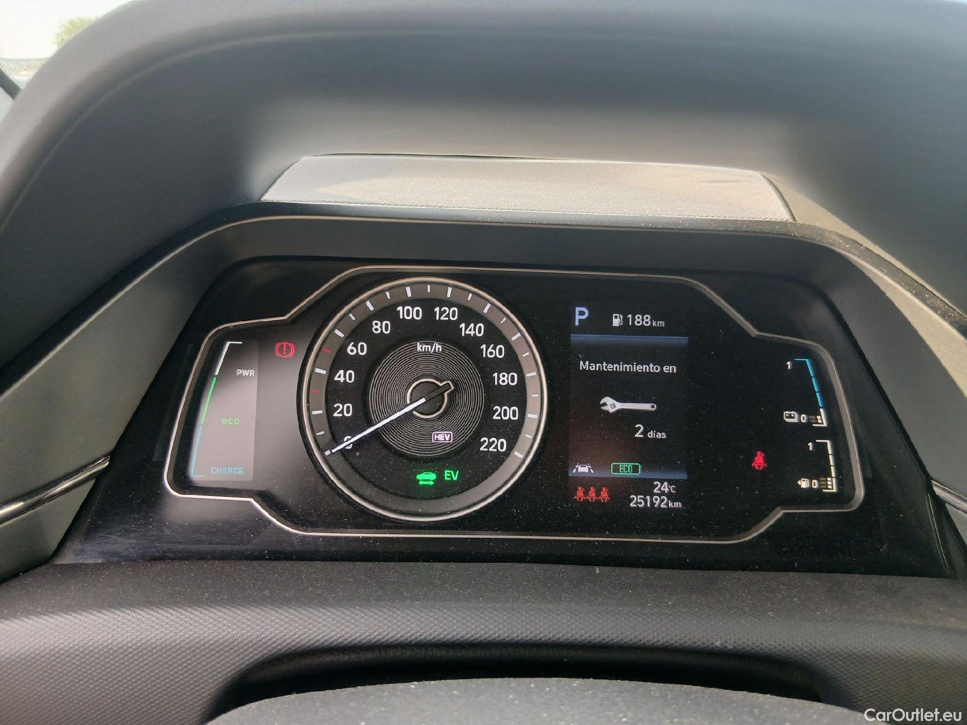  Hyundai   Ioniq HYUNDAI / 2019 / 5P / berlina con portón 1.6 GDI PHEV Klass DCT #26