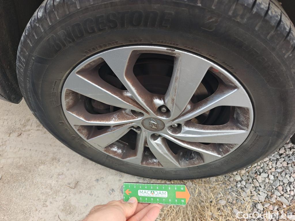  Hyundai  Tucson HYUNDAI  / 2018 / 5P / todoterreno 1.6 CRDI 85kW (116CV) 48V SLE 4X2(SP)(SL) #43