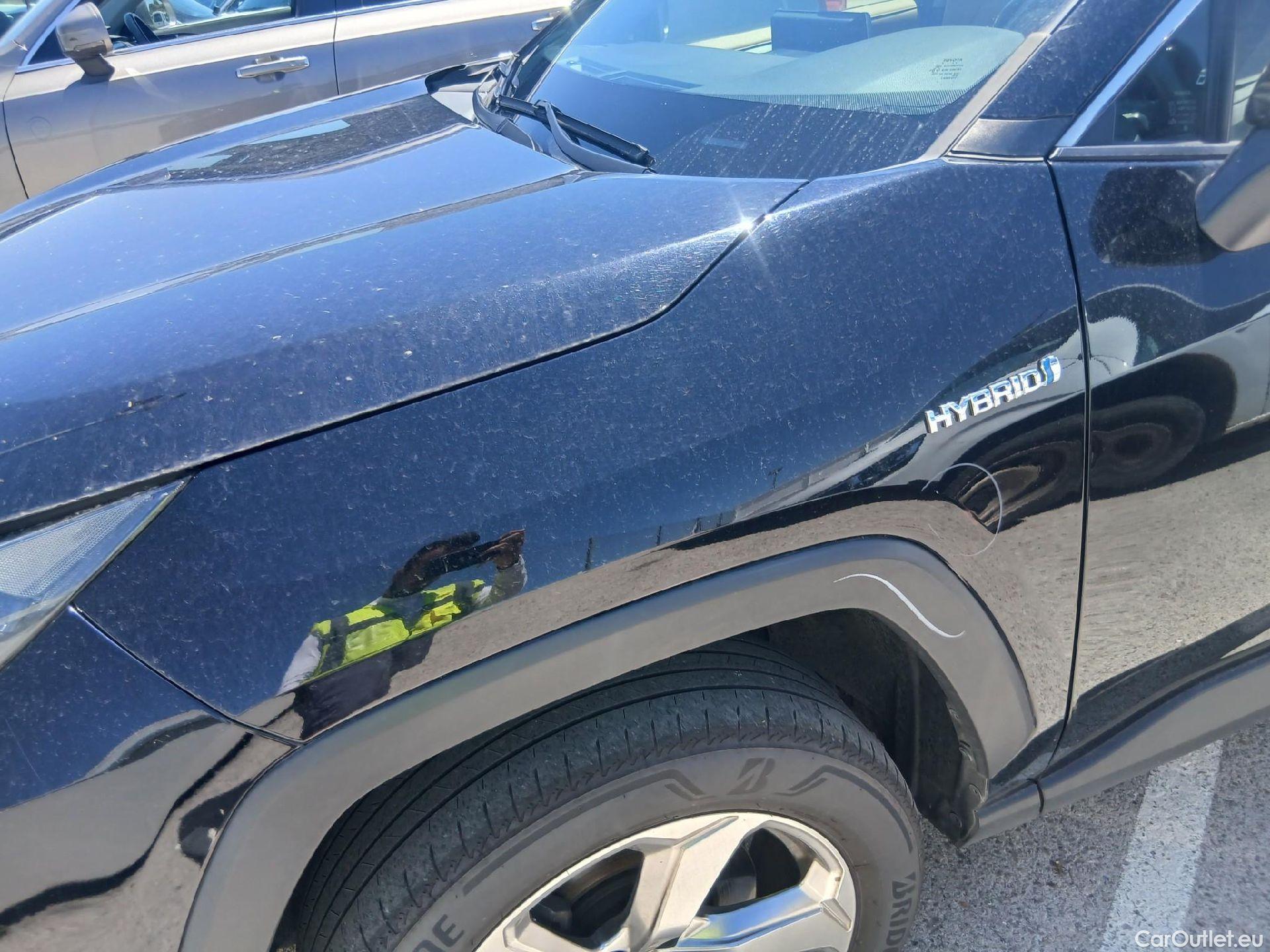  Toyota  RAV4 TOYOTA  / 2018 / 5P / todoterreno 2.5l 220H Luxury #8