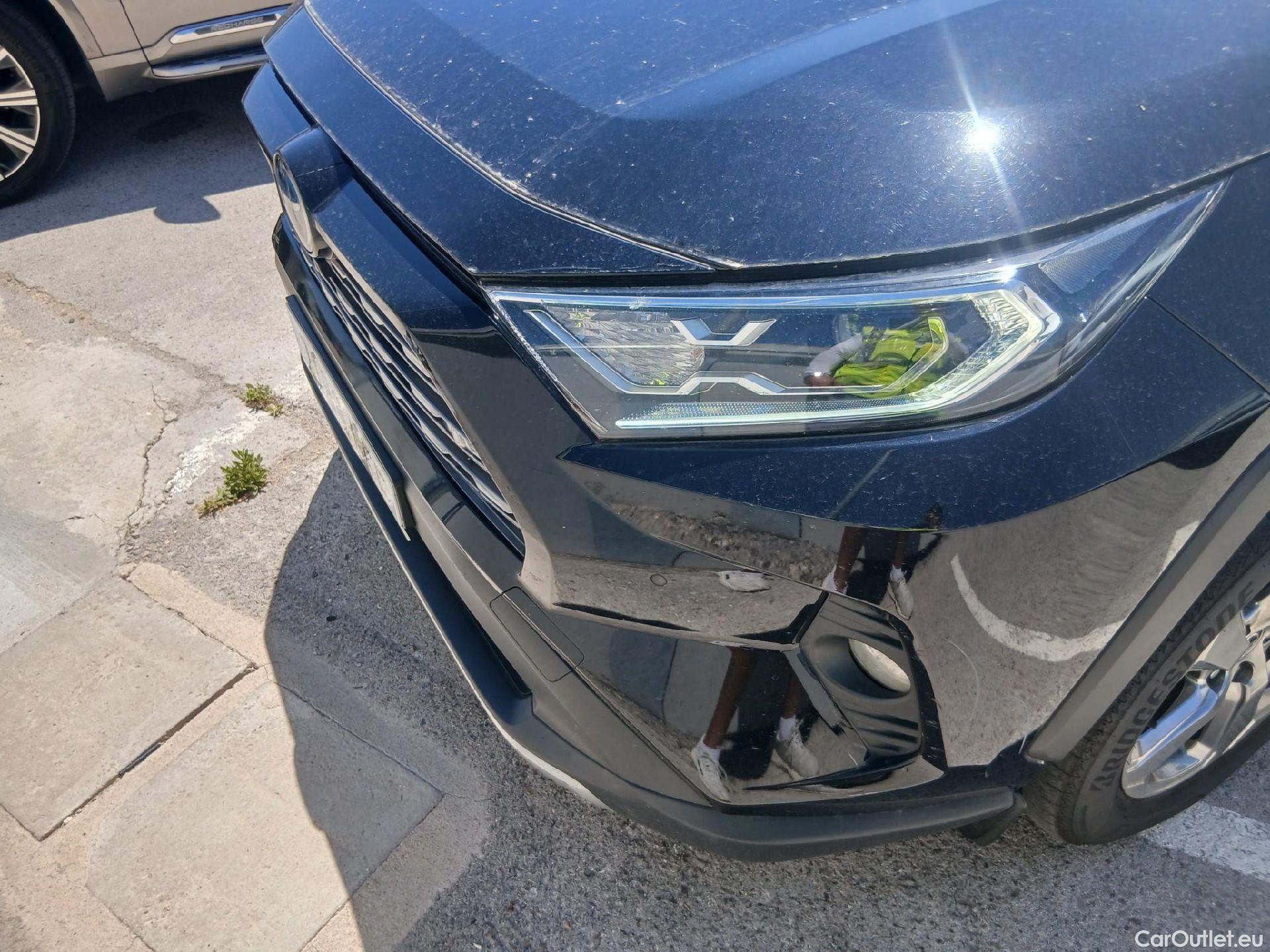 Toyota  RAV4 TOYOTA  / 2018 / 5P / todoterreno 2.5l 220H Luxury #1