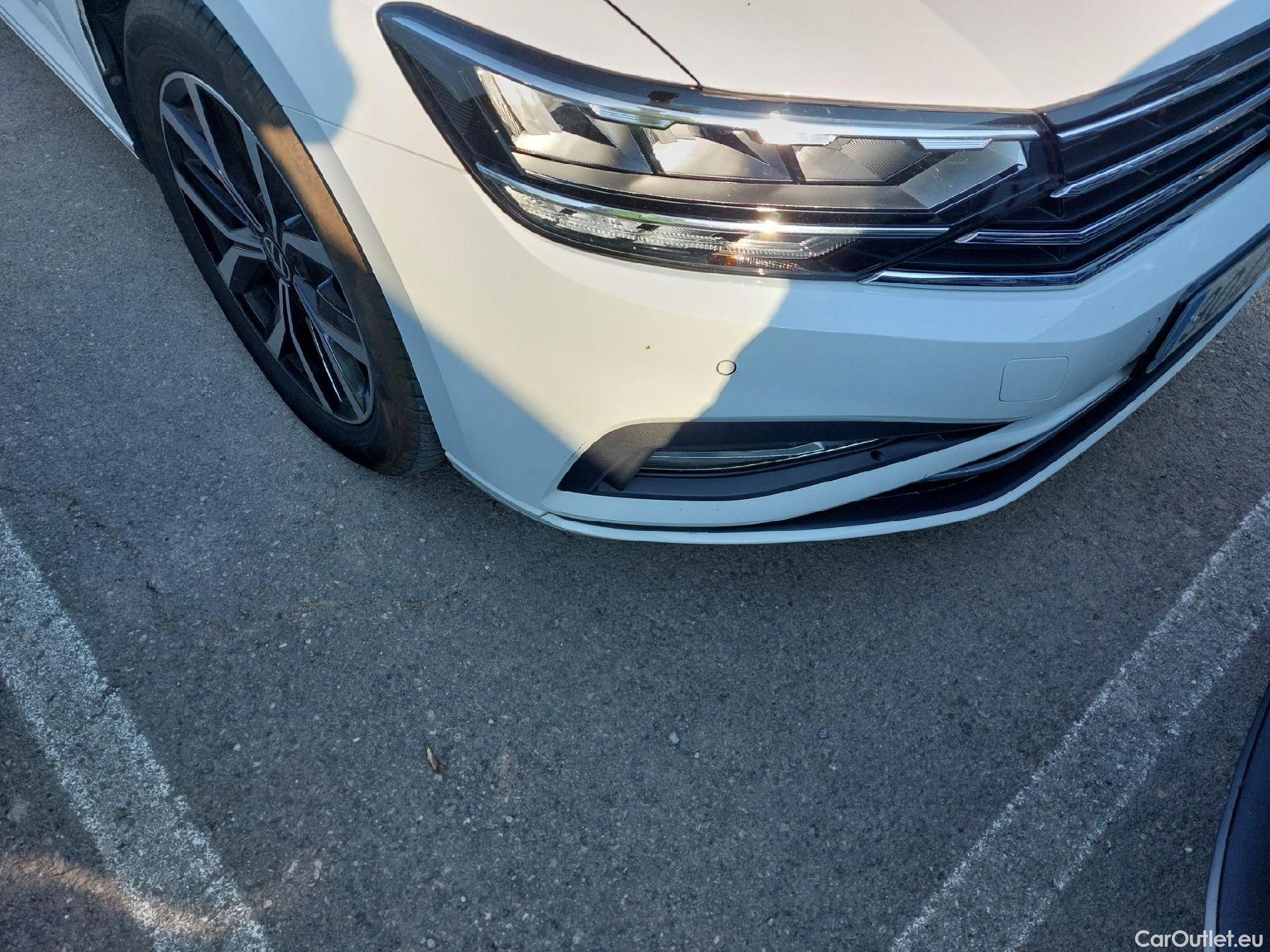  Volkswagen  Passat VOLKSWAGEN  / 2019 / 5P / familiar Variant Executive 2.0 TDI 110kW (150CV) #4